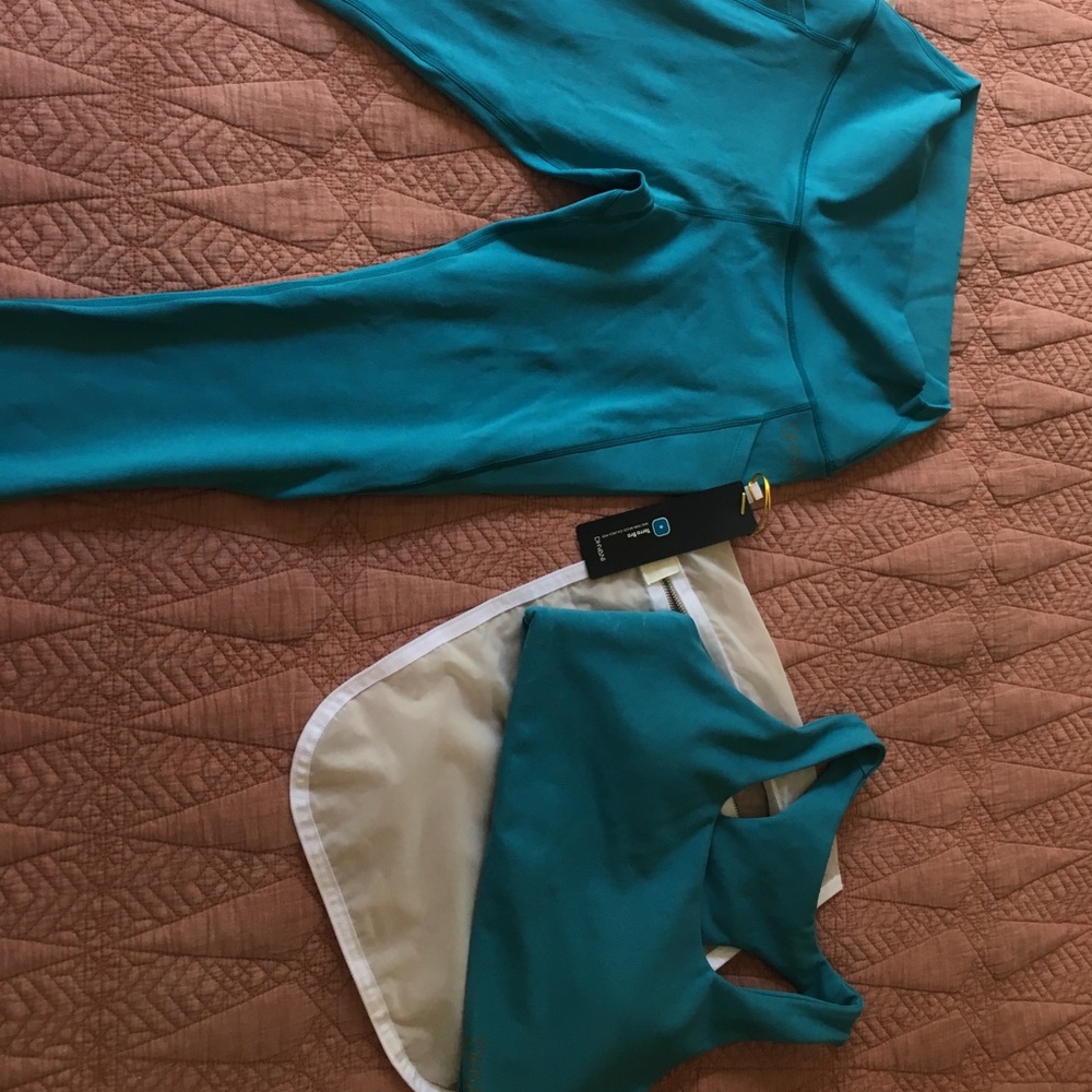 DHVANI Terra Leggings and Sports Bra
